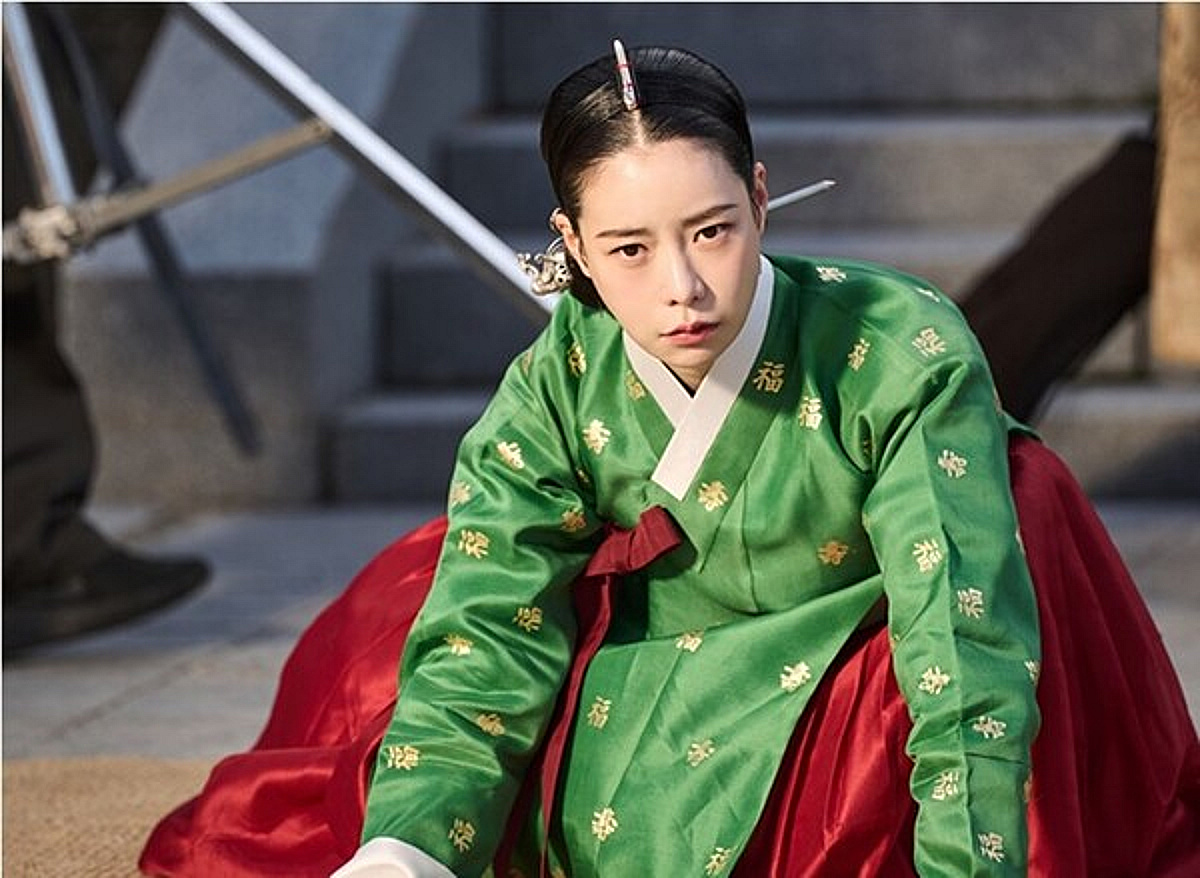 Im Ji-yeon as Shin Seo-ri / Kang Dan-sim