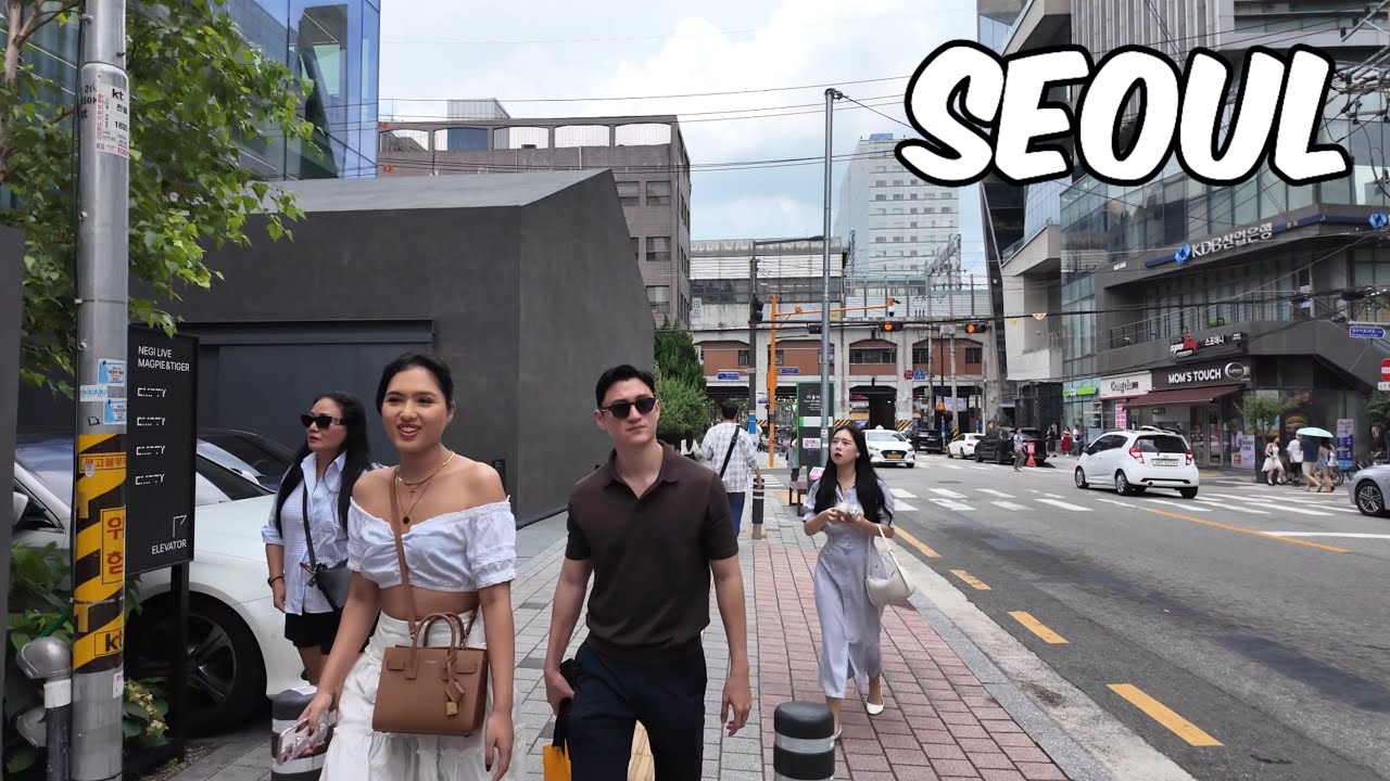 Seongsu-dong café street with crowds and design-forward storefronts